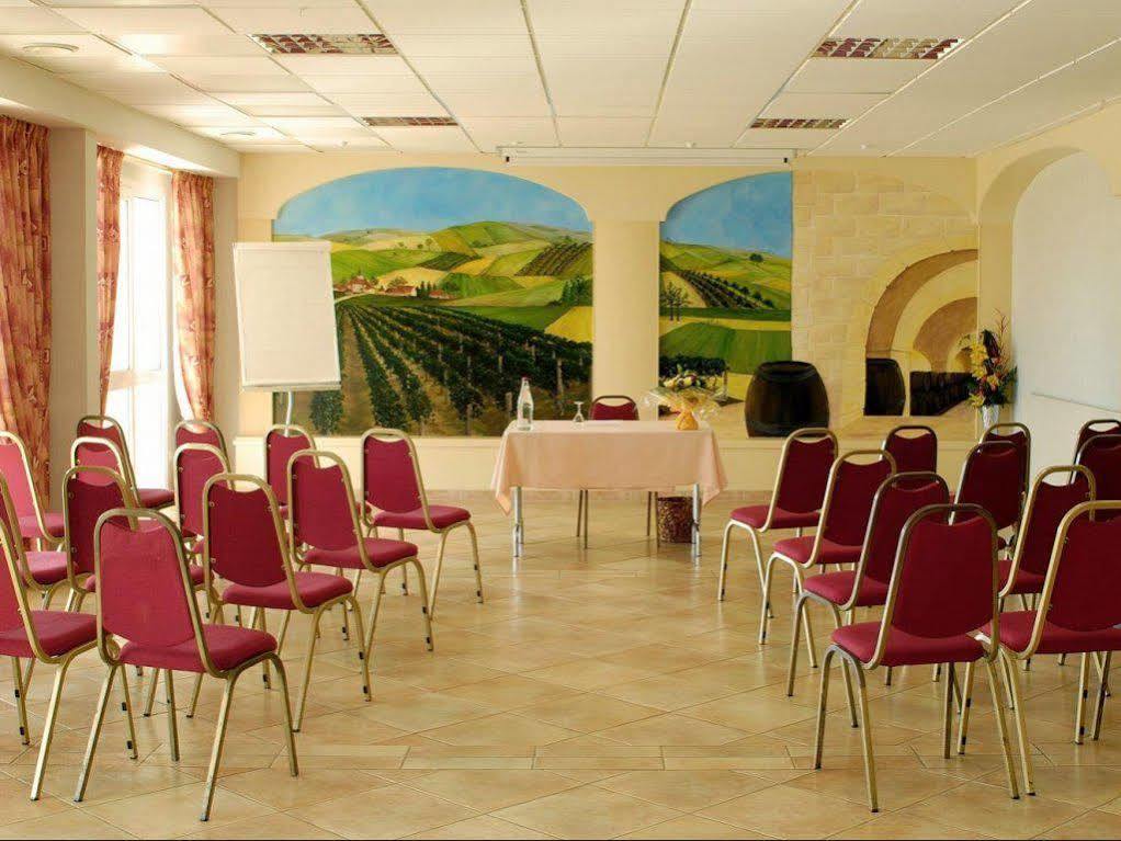 Hotel Le Val Moret Magnant المظهر الخارجي الصورة